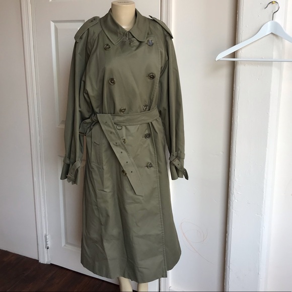 Vintage Classic Burberry Women’s Trench Coat L